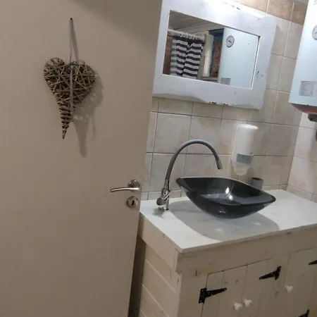 בית נופש Rina's House *