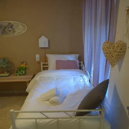 בית נופש Rina's House קאלאבאקה